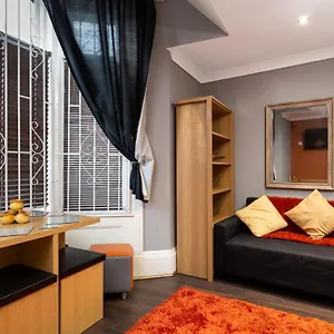Apartment Town Centre Free Parking And Wi-fi, Stockton-on-Tees
