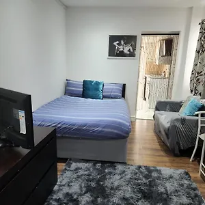 studio-apartment-at-chadwell-heath.brighton-hotels-england.com/