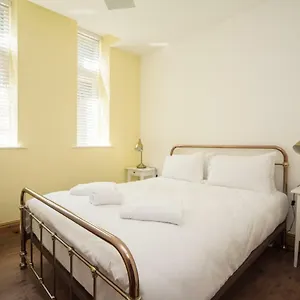 marlborough-hall-majestic-apartment-quiet.hotelsin-nottingham.com/